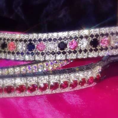 amazBling Colour Pro pink browbands with Rose, Jet and Clear Preciosa crystals. PonyCouture specialize in quality, handmade Crystal Browbands and this Pink Browband is no exception to the rule! Sedgwick English leather and Preciosa crystals are handmade into this selection of stunning pink bling browbands. Ideal for the dressage ring or to match your cross country or showing jumping colours! Match your XC colours with our three colour center!